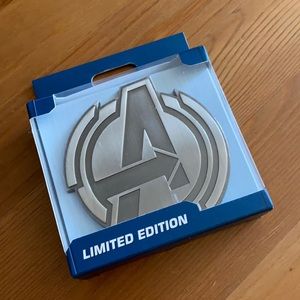 Disney limited edition 1000 marvel avengers campus